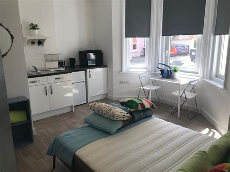 Find great value modern en-suite and studio apartments within walking distance of. . All bills included studio flat bournemouth